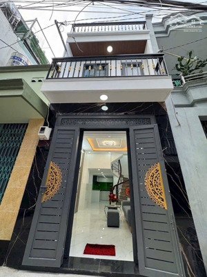 nhà đẹp 3 tầng 30m nhỉnh 3tỷ - tận 5pn + 3 vs cạnh lê văn quới sát tân phú.