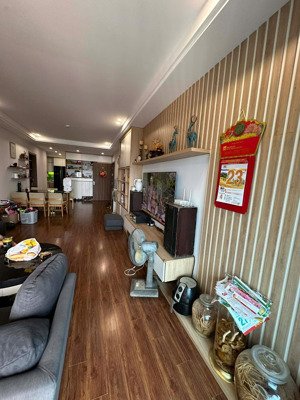 em đầu chủ cần bán căn 98m2 3 pn 2 ban công, sẵn sổ giao dịch ngay tại 176 định công, sky central