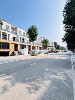 biệt thự khu quan chức lãnh đạo tây hồ an ninh tốt, 152m2 5 tầng mt: 7m bảo vệ 24/7, giá: 61 tỷ