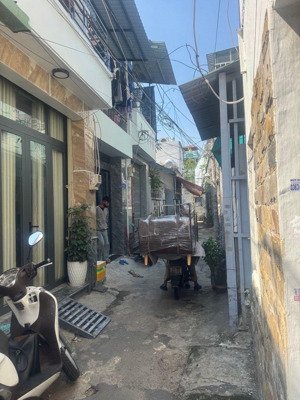 có tiền mua căn này quý vị. 41m2 vị trí thống nhất p16 shr, giá chỉ 3,5tỷ (thương lượng)