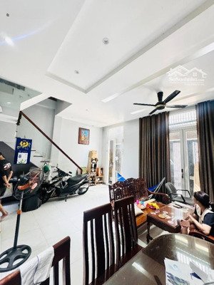 nhà đẹp 4 tầng - ngay công viên gia định- hẻm xe hơi quay đầu