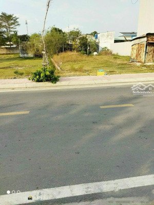 bán đất mt tân hiệp 4 giáp uỷ ban, nhà máy nước