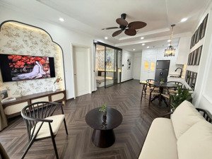 bán 2 ngủ 76m2 times city có slot ô tô đủ đồ chỉ với 9.3 tỷ, lh 