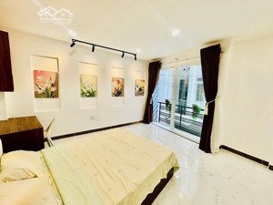 bán nhà phú nhuận 4 tầng 7 tỉ 5 cạnh sân bay đi lại thuận tiện. ba phòng ngủ lớn rộng