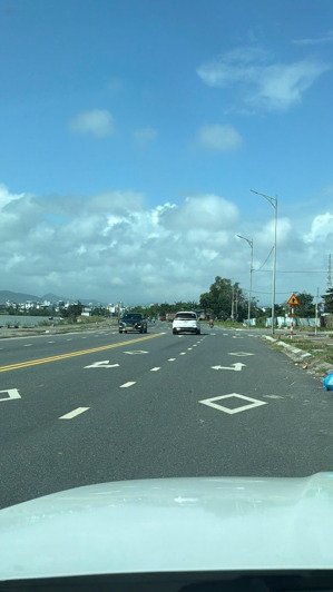 bán vài lô sát biệt thự fpt ven sông cổ cò giá tốt 