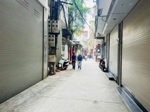 nhà đầu xuân đỉnh, mặt ngõ nông 41m2*5t, mt4m, nhà rất mới, ngõ to rộng, chủ cần bán nhanh, 10 tỷ