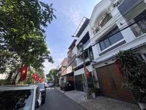 vị trí vip, nhà 120m2 đường số 9, ngay đại học cảnh sát, bán trong tháng