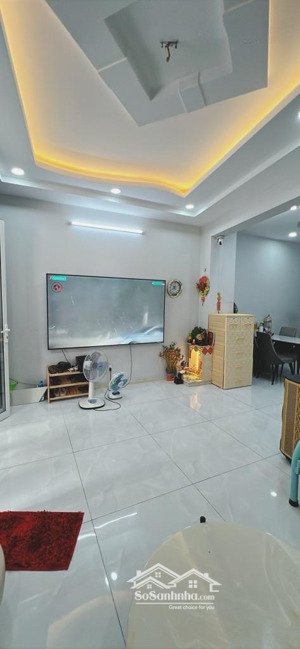 xe hơi đậu trước cửa khu dân trí cao khu cao tầng đồng bộ 41m2 (5x8) - 4tầng btct chính chủ 8 tỷ tl