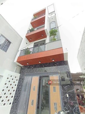 căn nhà 4 lầu đẹp rẻ hiếm có tại trung tâm thủ đức tặng full nội thất gần tô ngọc vân