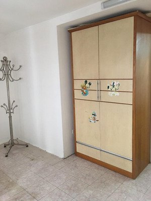 cho thuê căn hộ tập thể ngõ 238 tân mai, 65m, 2pn, đồ cơ bản, giá 5.5tr. giao nhà ngay