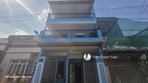 nhà 2 lầu 5x15 sổ hồng riêng, 5 phòng ngủ, ngay chợ, ubnd mỹ hạnh sát bên cầu lớn hóc môn