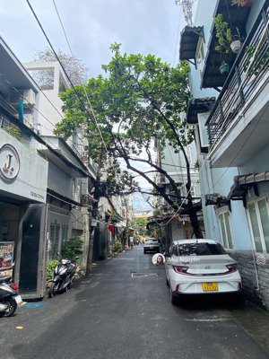 vị trí đẹp! hẻm nhựa 8m huỳnh văn bánh, phú nhuận - dt: 4,5x17m (vuông), 3 tầng - chỉ 15,2 tỷ