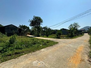 lô góc 2 mặt đường vuông vắn giữa khu dân cư đông đúc, cách trường cấp 3 xuân áng 100m