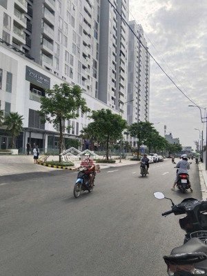 bán nhà 2 tầng mặt tiền 5,3m, sát ngay cc urban green, hxh, hiệp bình phước, thủ đức chỉ 5,6tỷ