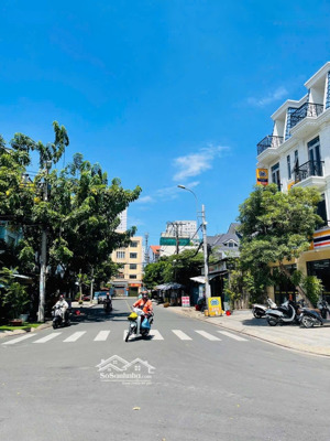 bán gấp nhà 2mt đường trịnh đình trọng trệt 4 lầu giá 12.9 tỷ hoàn công đầy đủ dtsd 250m2