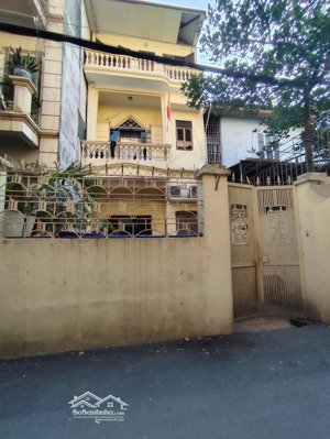 bán đất tặng nhà 3 tầng pho100m² , mt 5,2m ngõ ôtô thông gia chào 20,8 tỷ tl .