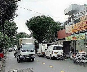 gộp 100m . nhỉnh 7 tỷ . bán 2 căn nhà +phòng trọ . dt 200tr/năm đường số 6, linh xuân thủ đức