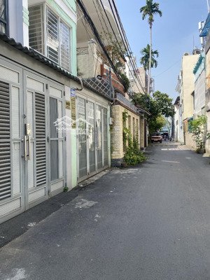 bán nhà đường dương quảng hàm, 44m2, 5 tầng, hẻm nhựa 6m, giá nhỉnh 8tỷ, nhà mới vào ở ngay.