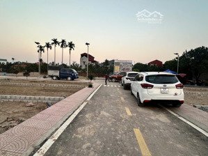 nhanh mới kịp ạ. fo đất khoái châu hưng yên. ô tô tránh thông. dt: 64m2, mt: 5.25m. nhỉnh 1 tỷ