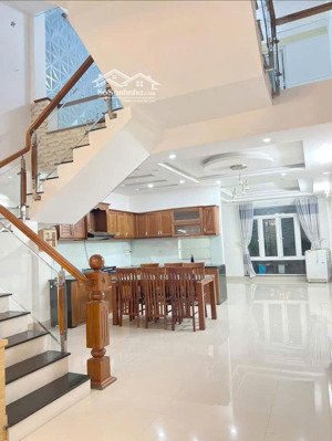 bán nhà 3 tầng mặt tiền phạm đình hổ trung tâm thanh khê thông ra biển