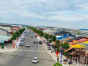 cần bán lô đất chính chủ 150m2 vị trí đẹp trong lòng khu công nghiệp becamex chơn thành, sổ sẵn