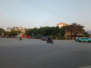 bán lô đất trung tâm tp hòa bình, mặt tiền ngã tư kinh doanh