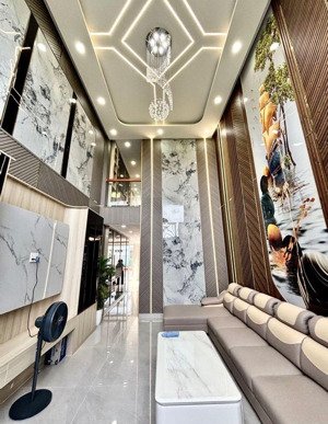 siêu phẩm 5 tầng hương lộ 2 full nội thất thang máy xịn xò đường nhựa 10m