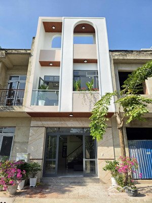 4.6 tỷ/ bán nhà hoàn công kdc thắng lợi gần vincom dĩ an, p.tân đông hiệp, tp.dĩ an