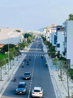 bán tòa nhà 10 tầng + hầm 500m² góc đường số 4 a6 nha trang, dòng tiền đang 300tr/th