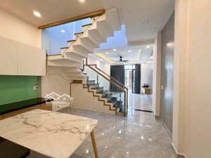 nhà nguyễn duy trinh long trường 1t2 lầu giá 5.6 t đường 8m. dt 60m2 5pn. hoàn công đủ.