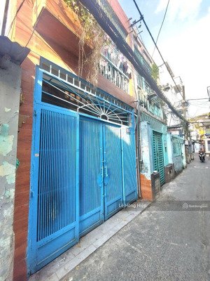 70m2, 2tầng, 3pn. 7t,ỷ7 hẻm xe hơi , sát mặt tiền, đường thông lạc long quân, ni sư huỳnh liên.