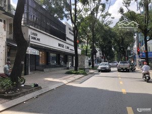 bán nhà mặt tiền đường 3/2, p12, q10 dt:4.2x17m, trệt 3 lầu, sân thượng, giá 35 tỷ tl