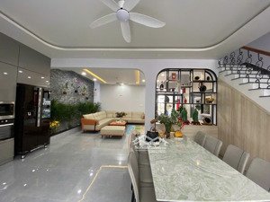 cho thuê biệt thự 4 phòng ngủ 40tr/ tháng kđt hà quang 2