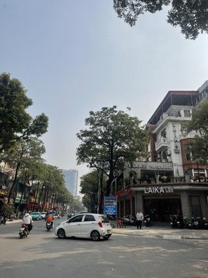 mặt phố trung hoà - cầu giấy, 152m2 x 4 tầng, mặt tiền 8.72m, vỉa hè rộng, nhà đang cho thuê