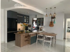 bán căn 3pn2wc 122m2 giá 5tỷ8 hỗ trợ vay ngân hàng lãi suất thấp. lh 