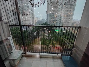 bán căn hộ 2pn 70m2 nội thất mới tinh xịn sò, tầng trung đẹp. ban công thoáng mát, giá chỉ 6,9 tỷ