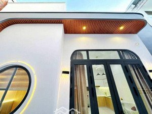 bán nhà 46.6 m2 mới xây hẻm 44 đường cmt8