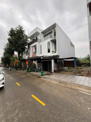 bán đất mt đường sơn thuỷ 3- ngũ hành sơn, gần bãi tắm .dt 94m2 giá 6ty890 lh 