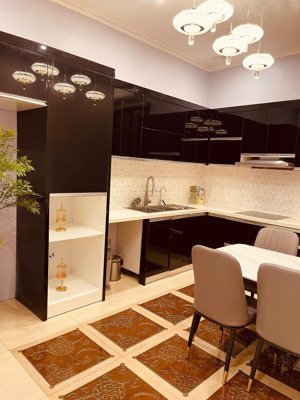 cho thuê nhà nguyên căn ngõ 278 nghi tàm tây hồ 7 phòng ngủ thang máy full đồ ở ngay!