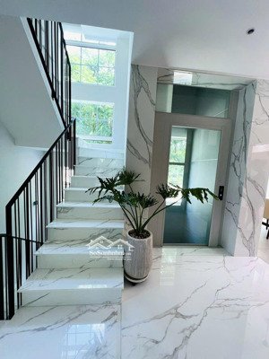 cần bán gấp biệt thự thảo điền king crown q2, dt: 13x23, nhà mới đẹp. giá tốt nhất thị trường