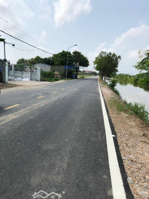 chính chủ cần bán lô đất 60m2 , mt 6m , oto tránh , kinh doanh , xây trọ , lh 