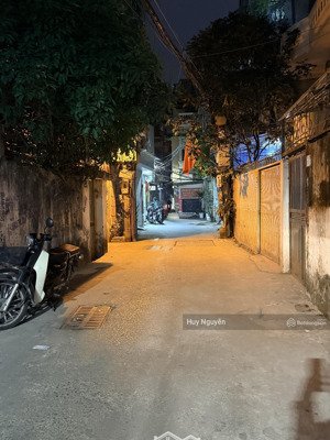 nhỉnh 250tr/m2 ccmn 121 kim ngưu, hbt 51m2 x 5t thang máy, 9p kk, 2 thoáng, ngõ 3m. lh 