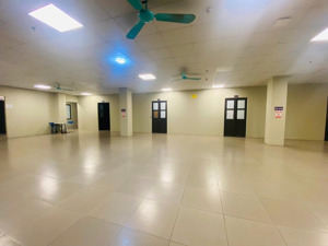 cho thuê mặt bằng vp, xklđ, gym tại tòa mê linh dt 1020m2, 1712m2 giá chỉ 99k/m2. lh 