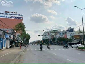 Nền mặt tiền đường Nguyễn Văn Cừ - Nằm xéo trường đại học Kỹ Thuật Công Nghệ