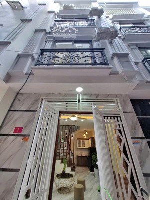 tôi cần bán gấp căn nhà đẹp- quận đống đa -ngõ thông kinh doanh 30m2 - 6 tầng / giá 7,9 tỷ * nhà