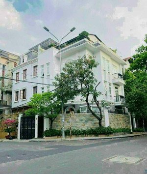 bán gấp nhà mt hoa đào, phú nhuận. dt 8x16m 4 tầng giá 55 tỷ lh 