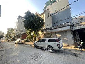 giải phóng 51m2, cấp 4 , mt7,3m, giá :17,9 tỷ