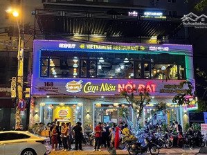 hàng hiếm- cho thuê biệt thự phố hoàng ngân- sát toà chung cư-diện tích 350m2x 4 tầng, mặt tiền 15m