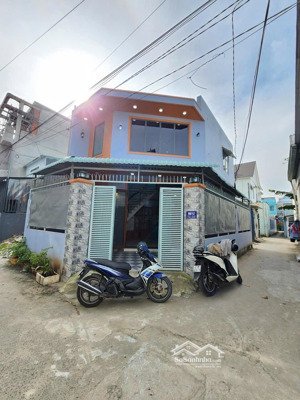 2.95 tỷ/ bán nhà cấp 4 gác lửng góc 2mt hoàn công gần giáo xứ bà trà 100m p. bình chuẩn tp thuận an