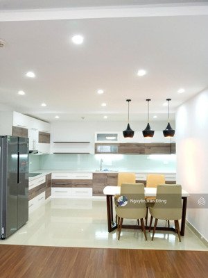 gia đình cần chuyển nhượng căn 2 ngủ đẹp hoàng thành pearl, đã có sổ, nội thất đầy đủ sẵn ở ngay